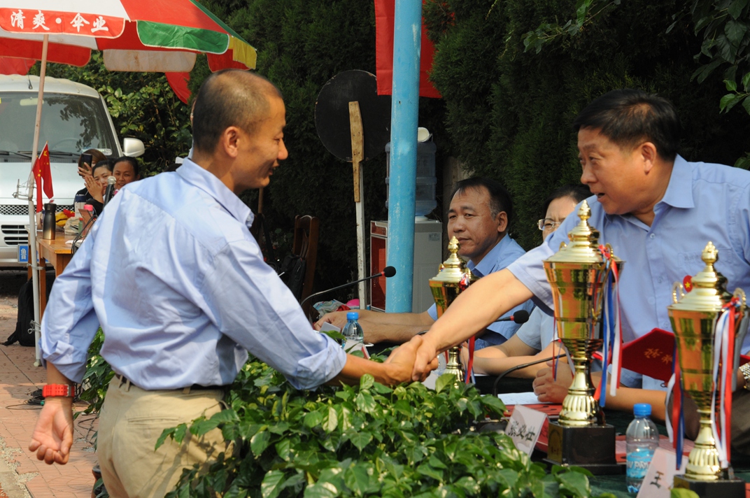 集團、集團黨委、集團工會授予熊兆軍 “崗位技術(shù)標(biāo)兵”榮譽稱號